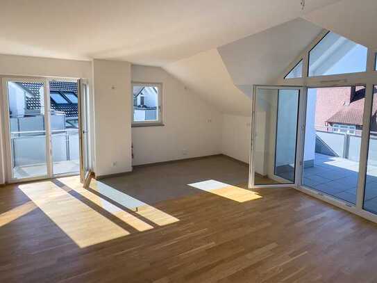 Lichtdurchflutete 4 Zi. Wohnung mit Dachterrasse & Balkon, ca. 102m² Wfl. TG-Plätze in Gilching (S8)