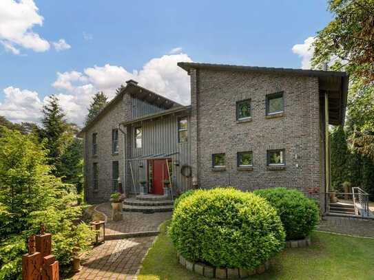 Luxus Pur: Design-Einfamilienhaus mit ausgebautem Souterrain am Südrand von Buchholz