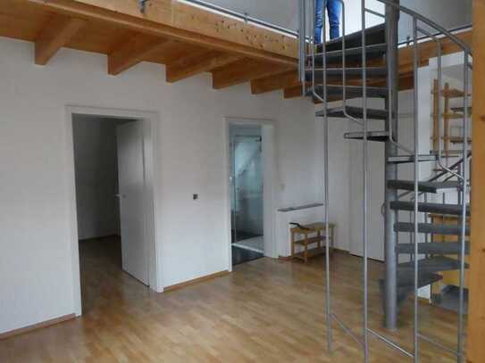 Schöne helle 2-Zimmer-Wohnung + Galeriegeschoss mit Balkon in Edingen