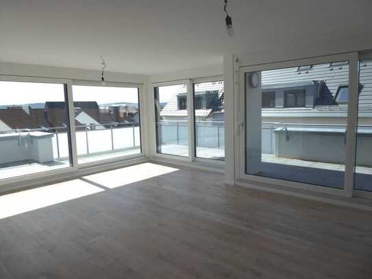 Erstbestbezug: exklusives Zimmer Maisonette-Apartment, Terrassen, 2 TG-Stellplätze, Keller, u.v.m.