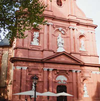 Traditionsreiches Restaurant in bester Altstadtlage zu vermieten!