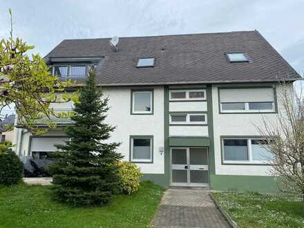 Freundliche und modernisierte 5-Raum-Wohnung mit gehobener Innenausstattung mit Balkon in Koblenz