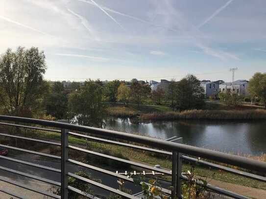 Helle architektonisch interessante Wohnung am Mühlendorfseeteich in Teltow