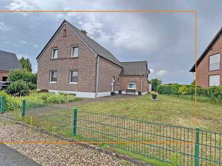 Freistehendes Einfamilienhaus mit großem Grundstück in Alpen zu verkaufen!