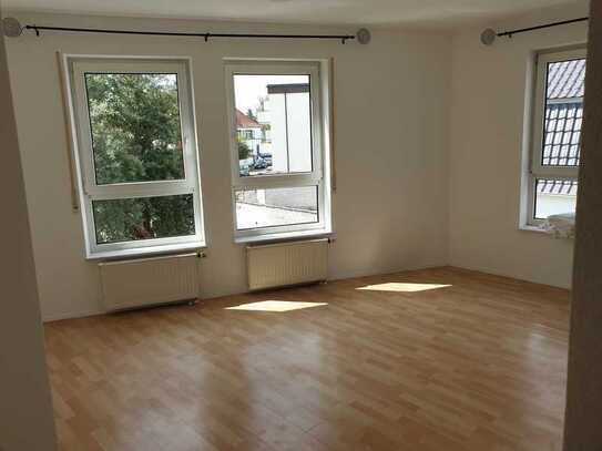 Helle und moderne Einzimmerwohnung, 27 qm mit EBK in Ludwigshafen am Rhein