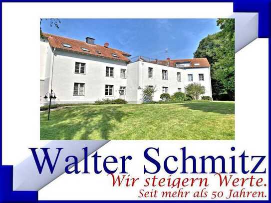 Zwei-Zimmer-Wohnung mit Garage und Gartenparzelle in stattlichem Mehrfamilienhaus.