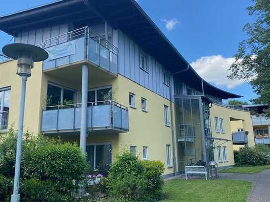 Einmalige Gelegenheit! Großzügige 1-Zi.-Wohnung mit sehr großer Terrasse am Auwald