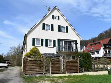 Zweifamilienhaus, ehemaliges Bauernhaus in idyllischer Umgebung