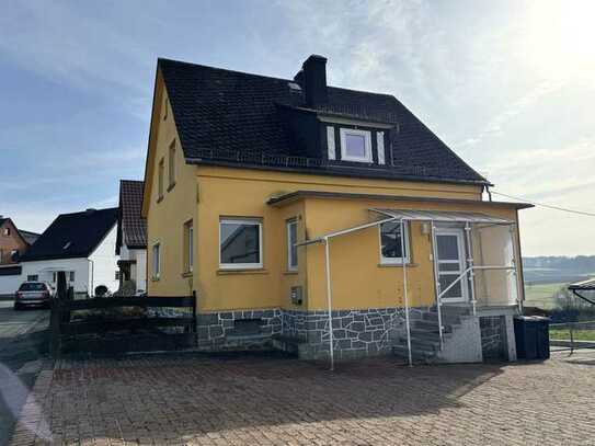 Gepflegtes Einfamilienhaus mit großem Nebengebäude, viel Platz für Handwerk, Hobby und Familie