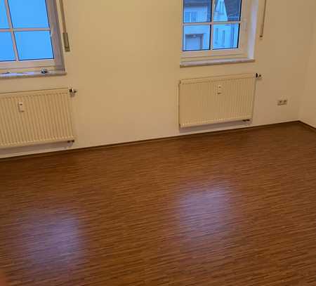 Etagenwohnung mit Tageslichtbad und Gäste - WC