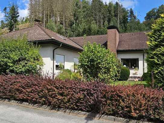 Winkelbungalow im schönen Frankenwald 385000 € - 226 m² - 6.0 Zi.