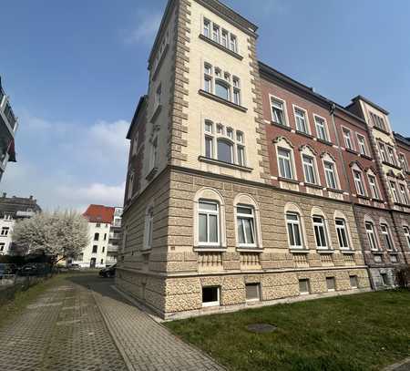 NEU, schöne 4-Raum-Wohnung mit neuer Einbauküche