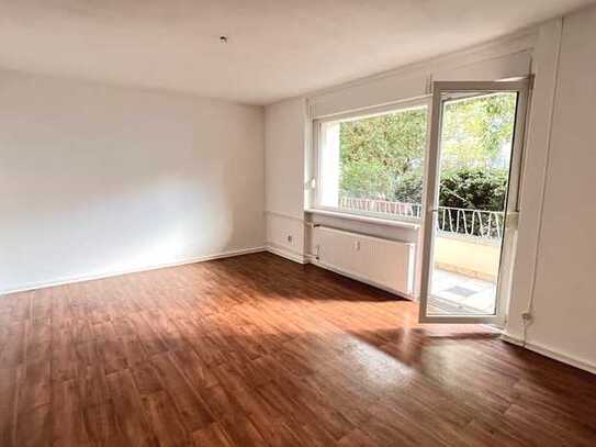 Nahe Prager Platz - 1 Zimmer, Balkon, Hochpaterre - bezugsfrei