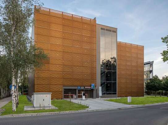 Modernes Parkhaus im Europarc Dreilinden