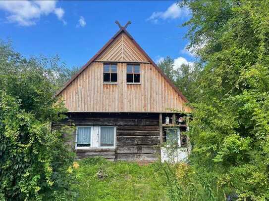 Historisches Blockbohlenhaus im Spreewald mit 5048 m² Grundstück davon 1600 m² Bauland -Hofstelle-