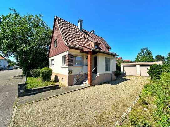 Charmantes Einfamilienhaus mit großem Garten und Nebengebäude in Rastatt-Rauental