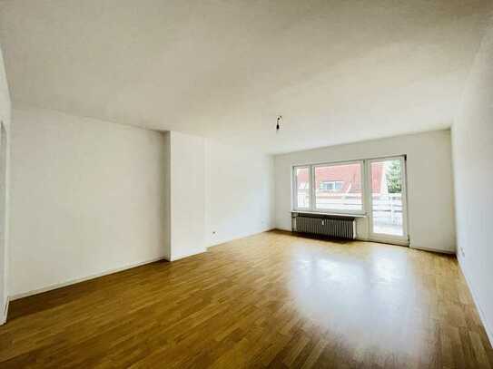 ab Sofort*Helle und moderne 1-Zimmer-Wohnung*Balkon*EBK*zentrale Lage in Neu-Isenburg*
