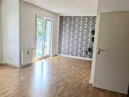 Geschmackvolle Wohnung mit zwei Zimmern sowie Balkon und Einbauküche in Olching