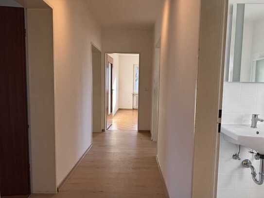 Frisch renovierte 3-Zimmerwohnung mit super Schnitt!