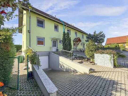 Familienparadies in ruhiger Lage: Top-gepflegtes Reihenendhaus mit Garten, Pool und großer Terrasse