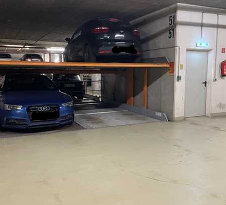 Duplexparker in geräumiger, heller Tiefgarage