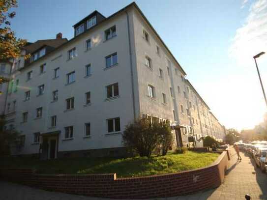 Chemnitz Kaßberg, modernes Dachgeschoß 2 Raum Wohnung mit Balkon -keine WG-