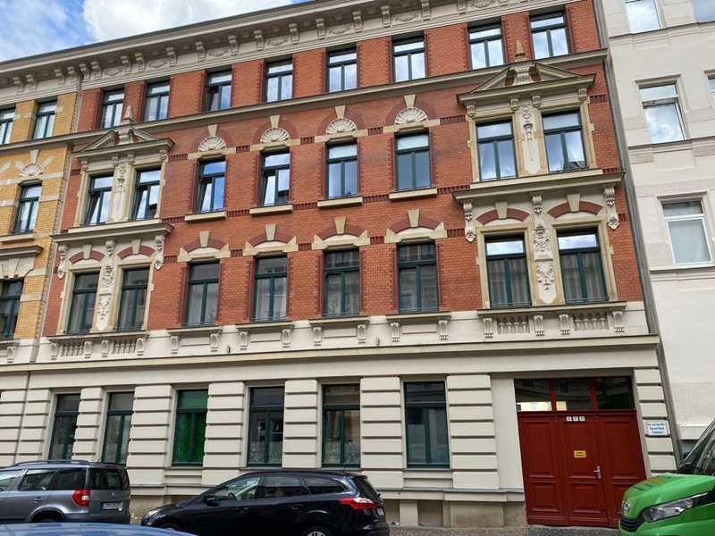 Eigentumswohnung mit Balkon im hochherrschaftlichen Ensemble zu verkaufen, Denkmalschutz