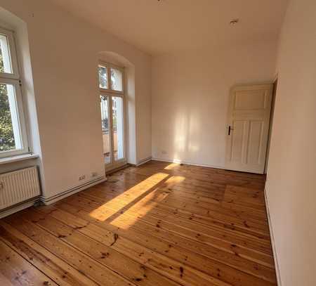 Eigennutzung möglich! - 4-Zimmer-Albauwohnung mit Balkon - Provisionsfrei