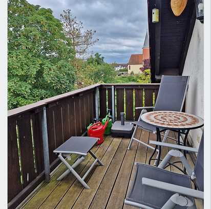 DG Wohnung 3 Zi. mit Balkon, plus sep. 1 Zi. im UG inkl Carport und Gartengrundstück zu verkaufen