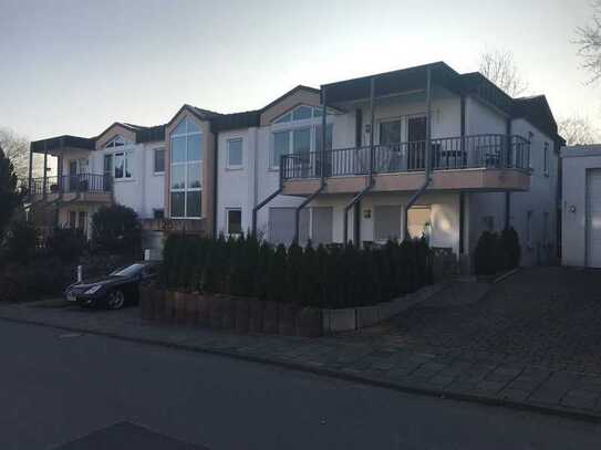 Helle 2-Zimmer-Terrassenwohnung mit Garten in Roßdorf mit Garage und Einbauküche