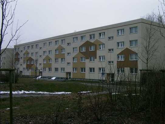 Helle 2 Raum Wohnung im Erdgeschoss