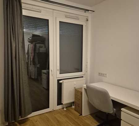 Schöne 1-Zimmer-EG-Wohnung mit EBK und Balkon in Karl-Marx-Ring, München(Anmeldung möglich)