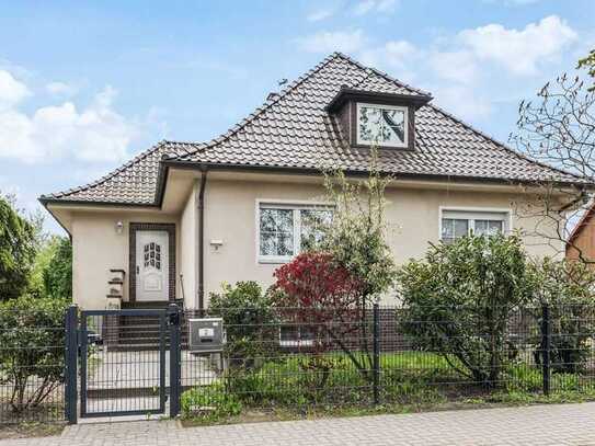 Einfamilienhaus mit Keller und Garage im Zentrum Falkensees -PROVISIONSFREI-