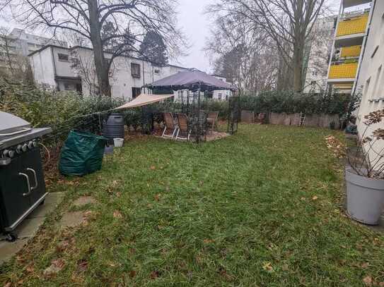 Geschmackvolle, 4-Raum-EG-Wohnung mit geh. Innenausstattung mit Garten und Balkon