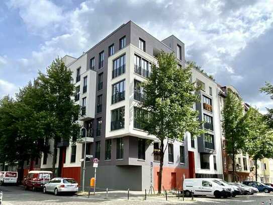Freie Eigentumswohnung in perfekter Lage - modernes Design, zwei Balkone & Tiefgaragenstellplatz!