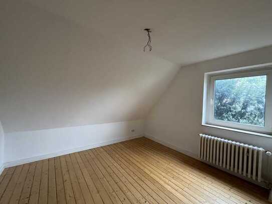 *+Gemütliche Dachgeschoss Wohnung sucht liebe Mieter+*