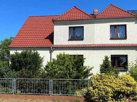 großzügige Haushälfte in sehr guter Stadtlage