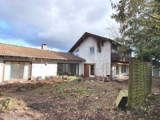 Grundstück mit Altbestand in gesuchter Lage von Strasslach