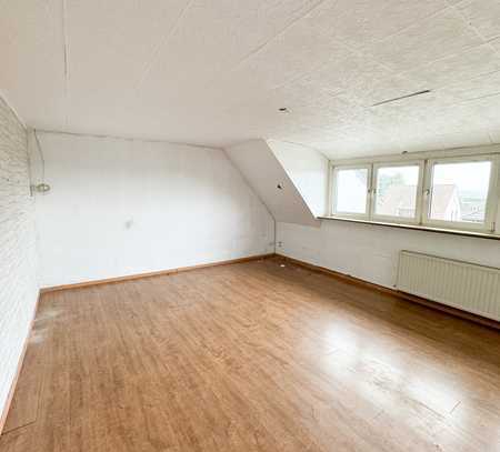 Renovierungsbedürftige 4 Zimmer-Wohnung mit ca. 84 QM