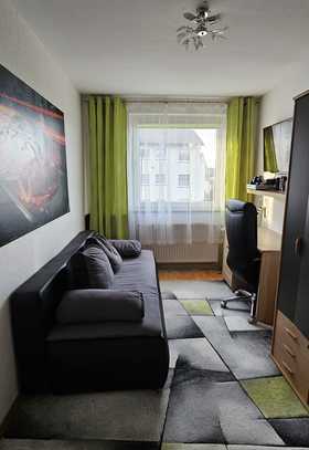 Gut geschnittene 3 Zimmer Wohnung mit Balkon