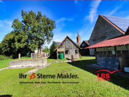 **Idyllisches Bauernhaus auf einem großen Grundstück!**