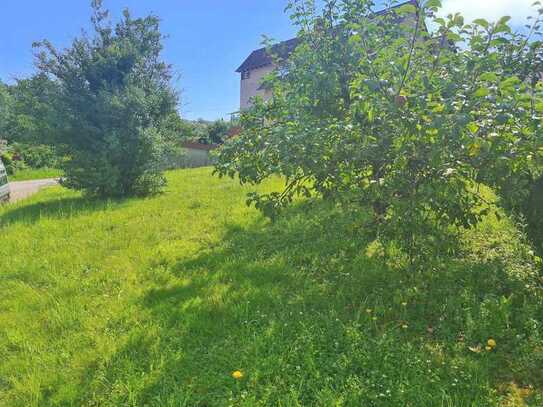 Wohnbaugrundstück mit 2 Garagen, Carport in gesuchter Wohnlage in Eppelborn