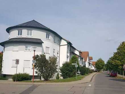 Modernisierte 3,5-Raum-Maisonette-Wohnung mit Balkon und Einbauküche in Bellenberg