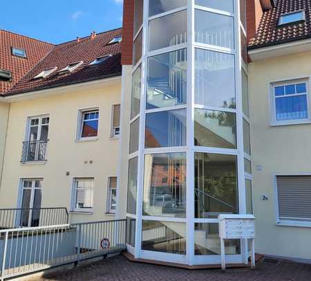 Stilvolle 4-Raum-Maisonette-Wohnung mit Balkon in zentraler Lage