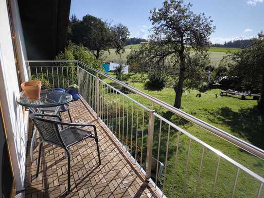 Sonnige, ruhige 2-Zimmer-Dachgeschosswohnung in Südlage in der Nähe von Freising