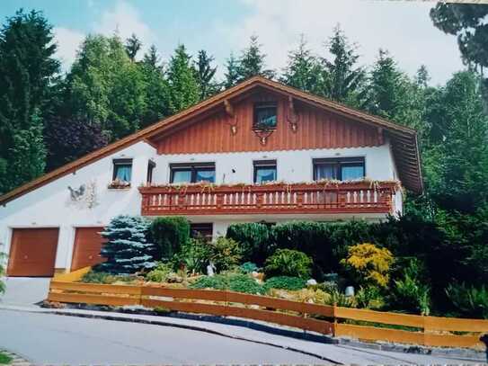 Zweifamilienhaus am Waldrand von Regen