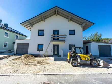 Erstbezug im 1. Stock eines Zweiparteienhauses - schöne 3,5 Zimmer Wohnung in ruhiger Lage