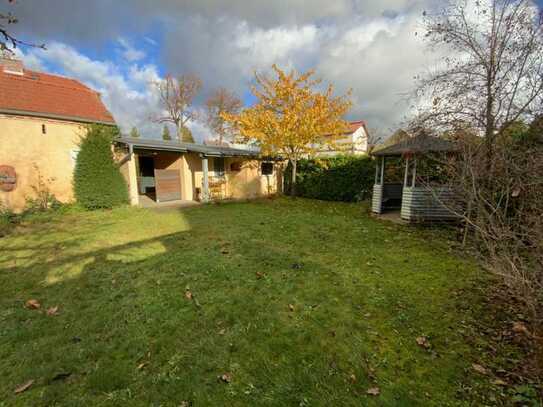 Gemütliches Einfamilienhaus mit idyllischem Garten und Gäste-Remise