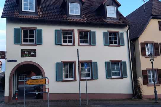 Wohn-und Geschäftshaus in Weingarten (Baden)