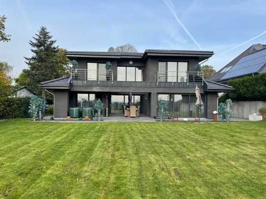 Zeitlos modernes Einfamilienhaus mit unverbautem Fernblick am Stadtrand von Köln